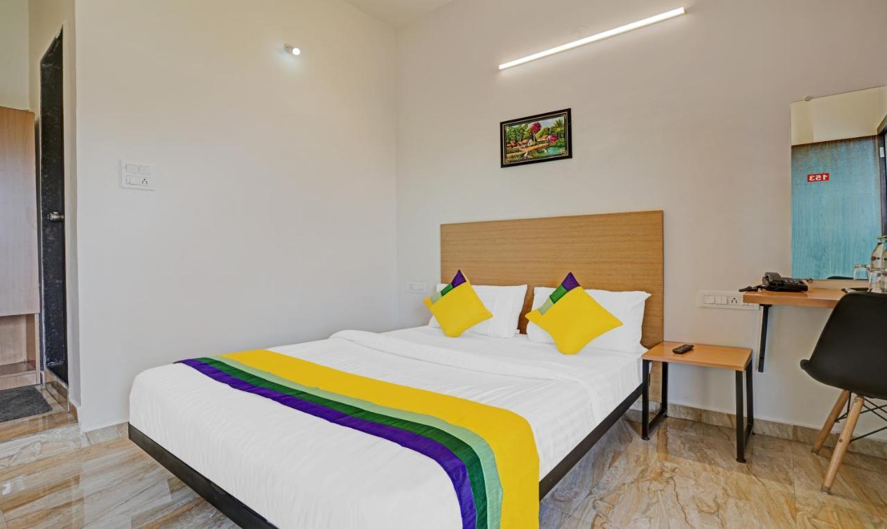 Itsy Hotels Flowers Park Nashik Bagian luar foto