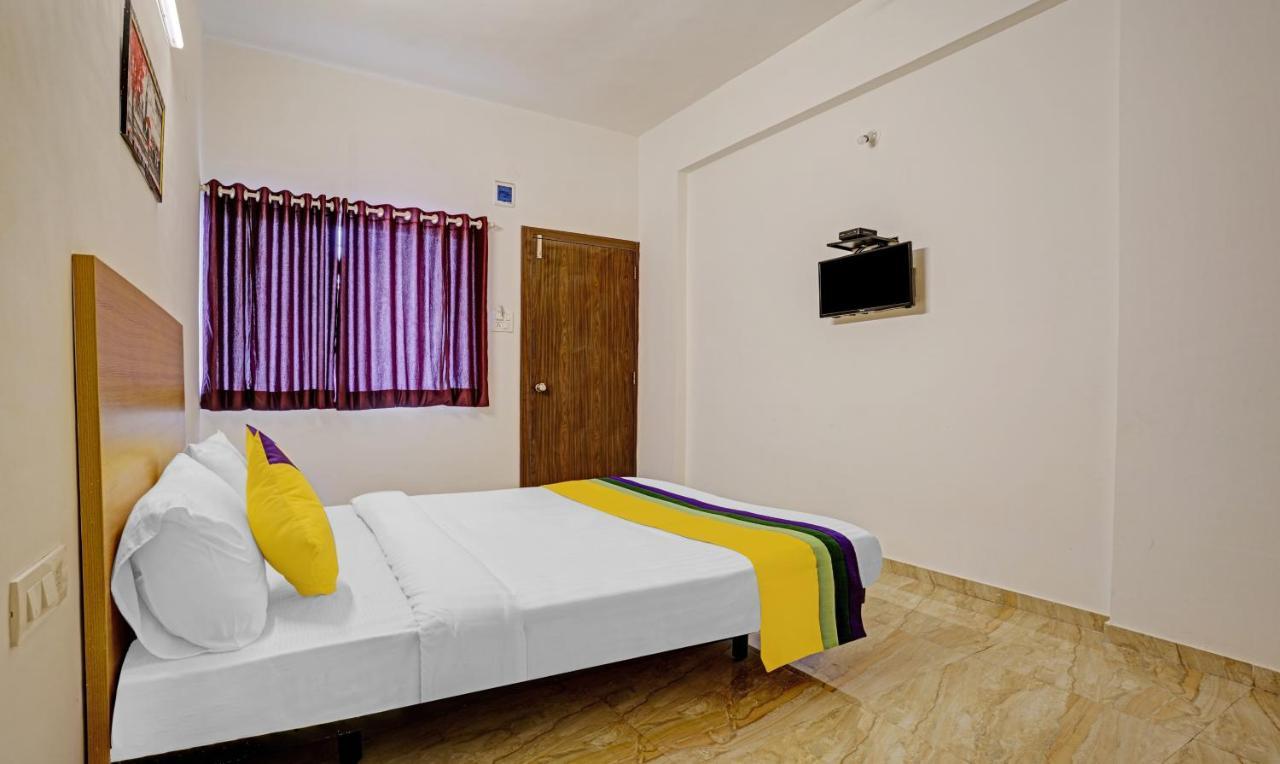 Itsy Hotels Flowers Park Nashik Bagian luar foto