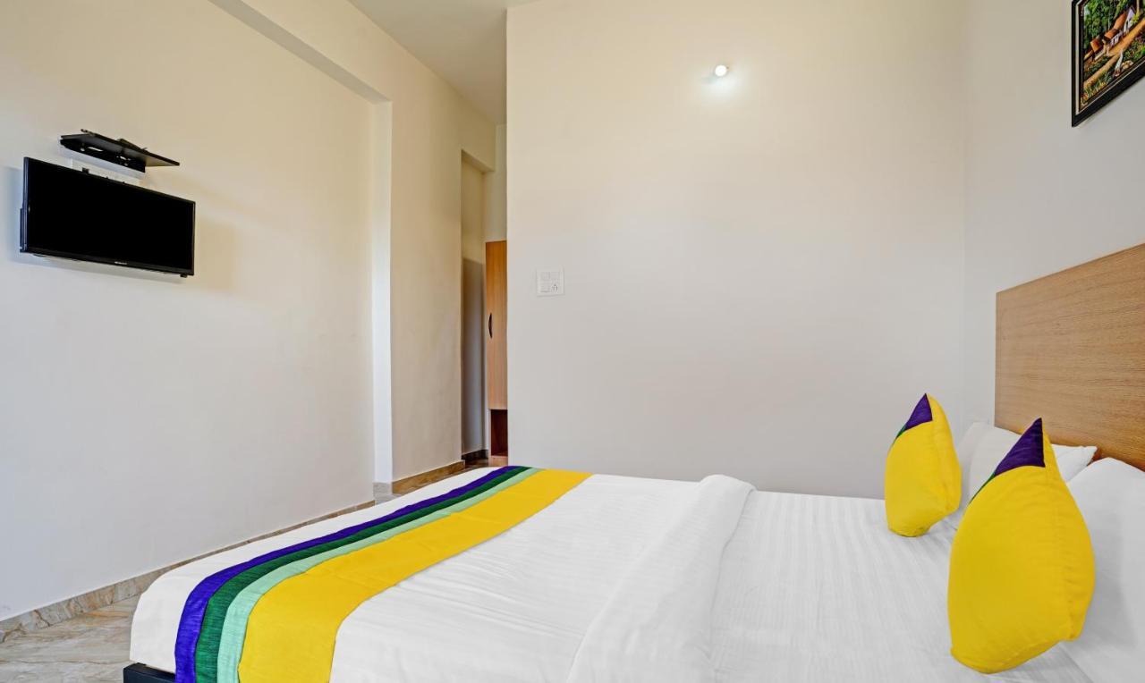 Itsy Hotels Flowers Park Nashik Bagian luar foto