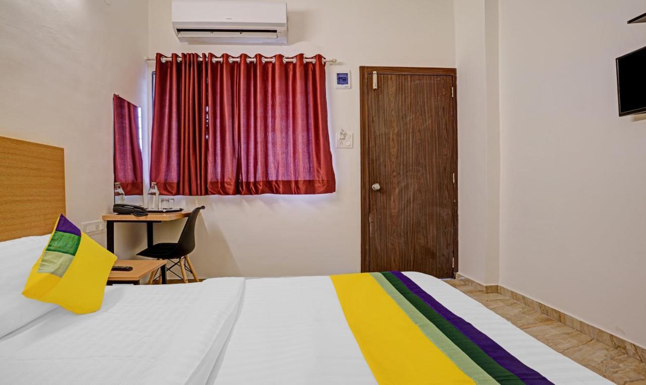 Itsy Hotels Flowers Park Nashik Bagian luar foto