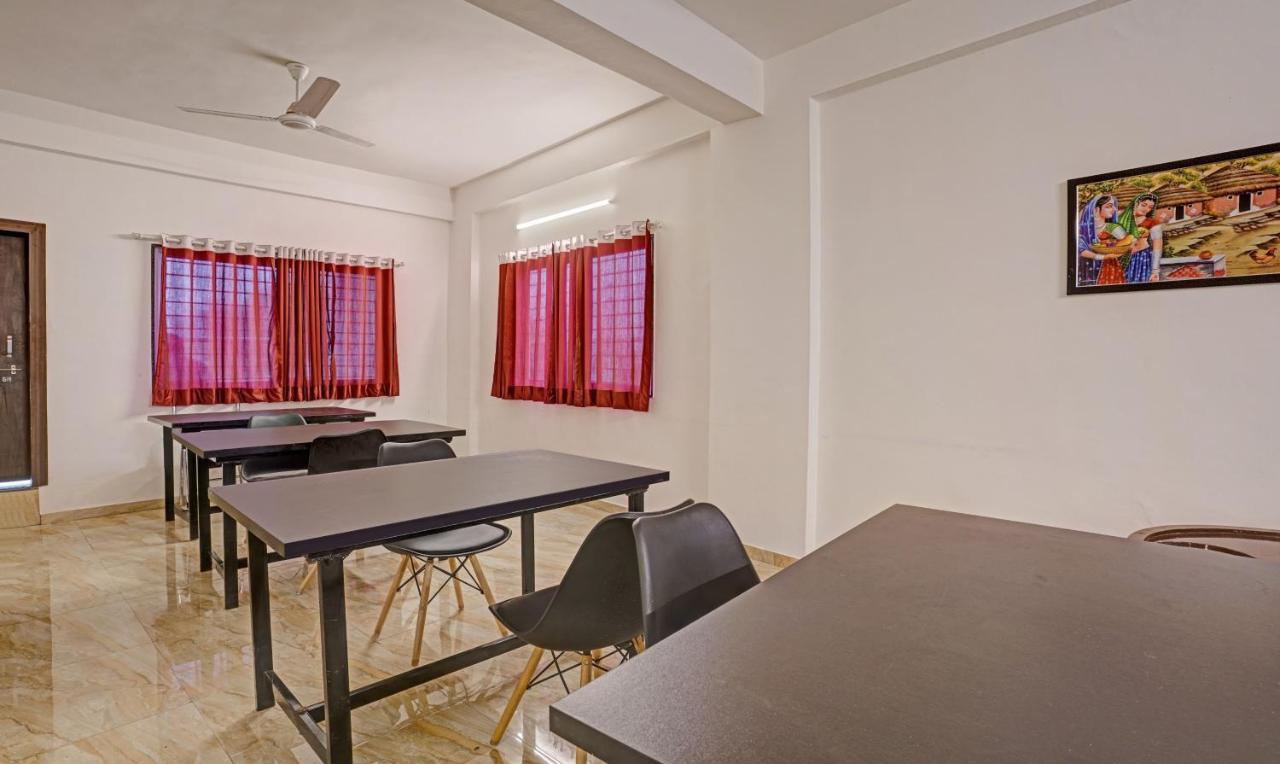 Itsy Hotels Flowers Park Nashik Bagian luar foto