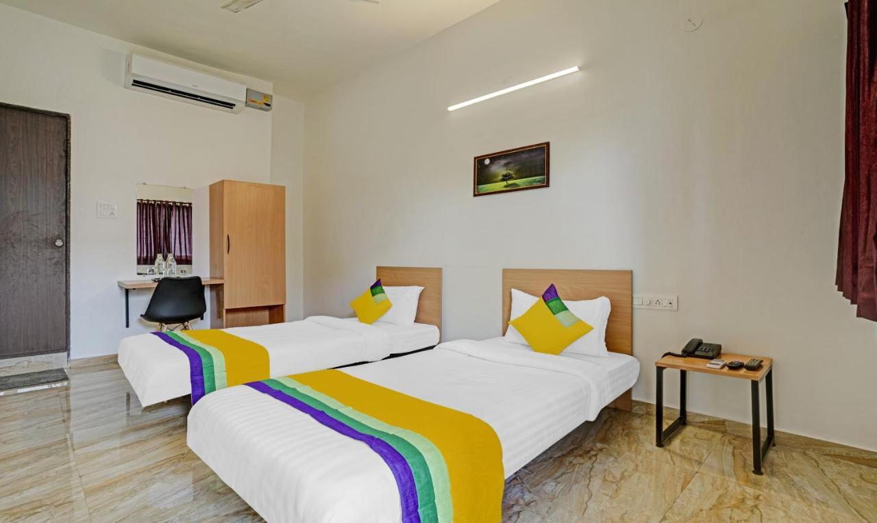 Itsy Hotels Flowers Park Nashik Bagian luar foto